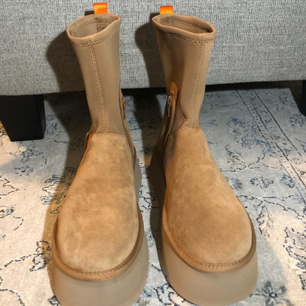 UGG Classic Dipper Boot in Chestnut - Picture 7 of 11